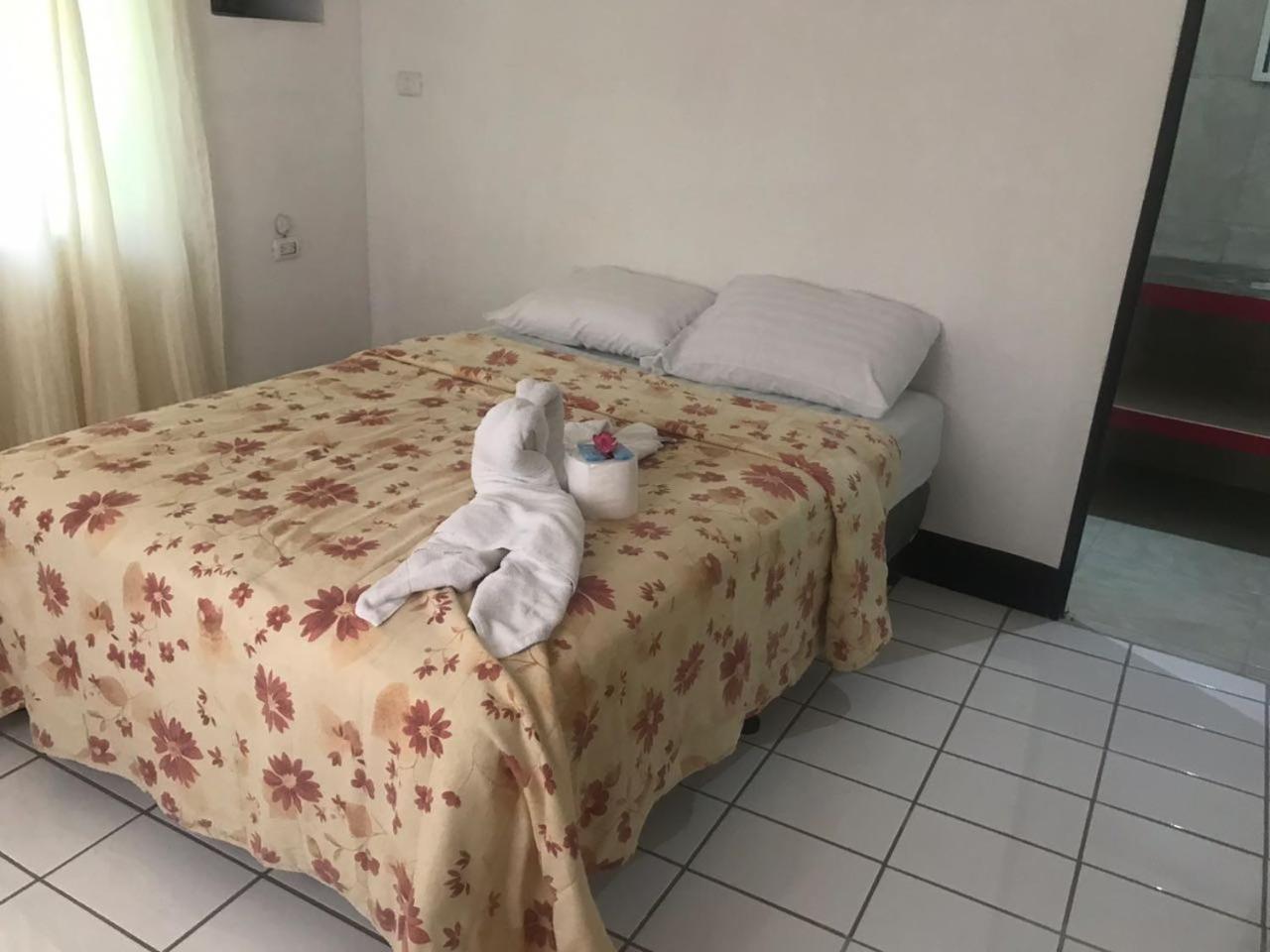 Cabinas Cafe Del Mar Hotel Мануел Антонио Екстериор снимка
